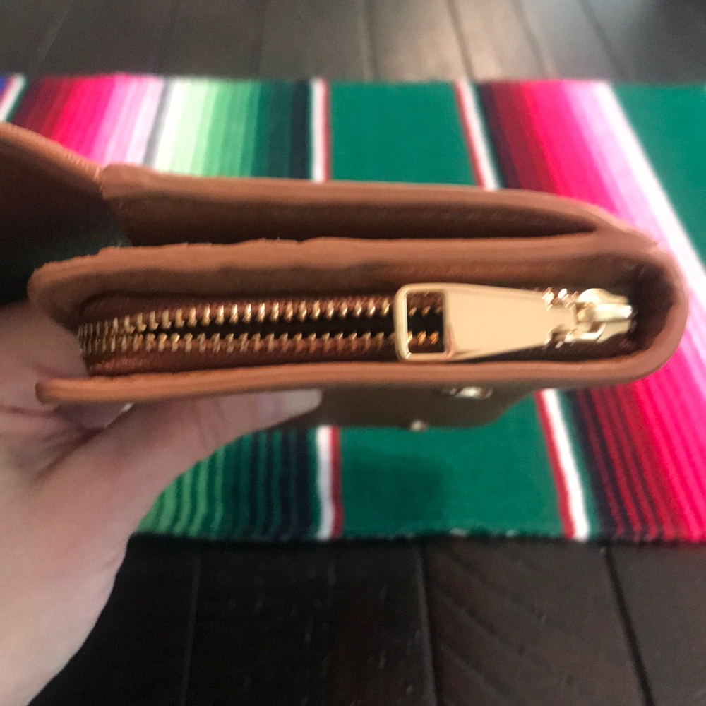 Tory Burch Britten Duo Envelope Continental Wallet - Picture 6 of 8